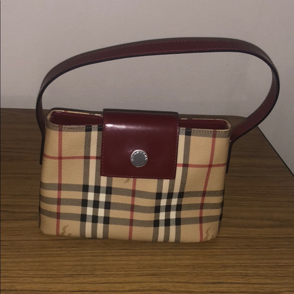 Burberry purse